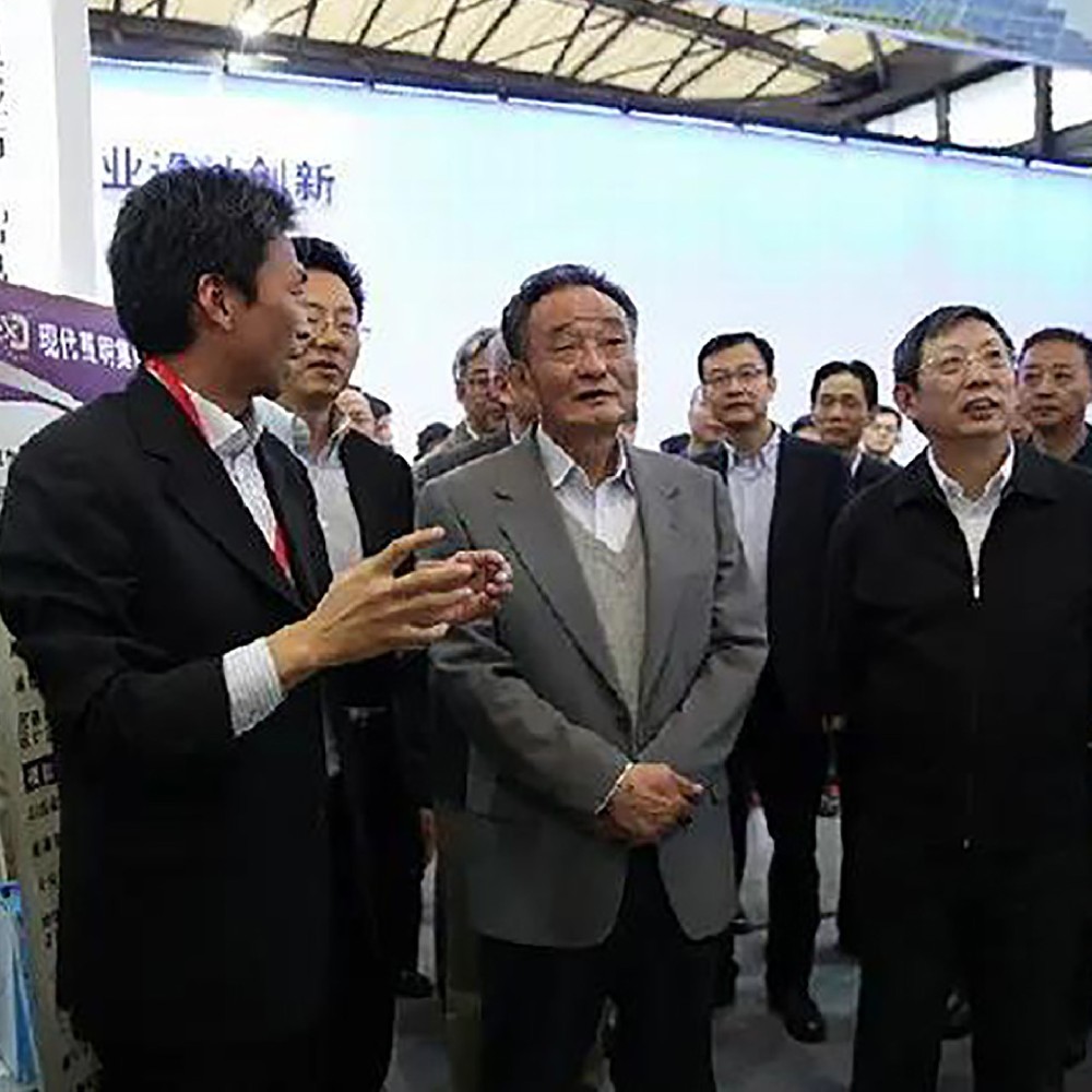 市長楊雄一行陪同前人大常委會委員長吳邦國同志視察木馬設(shè)計作品【Prona普羅娜】智慧照明系統(tǒng)